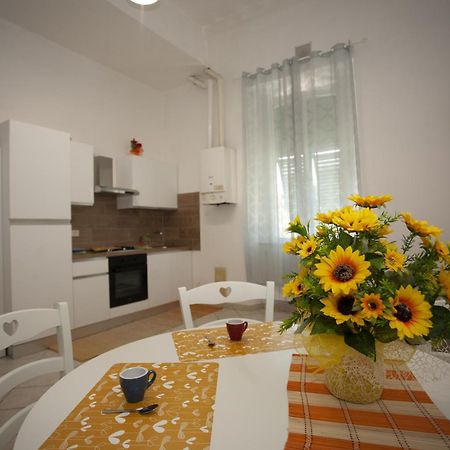 Casa Dea Apartment Livorno Ngoại thất bức ảnh